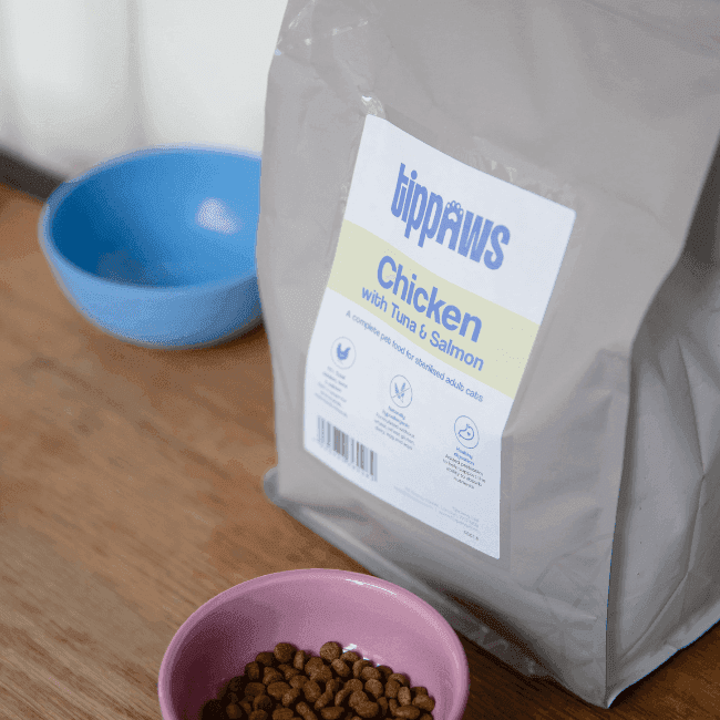 Chicken, tuna & salmon - dry cat food for neutered cats - Tippaws